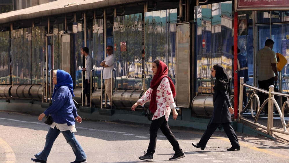 Молчаливый протест женщин в Иране против законов о скромности ставит под угрозу легитимность режима