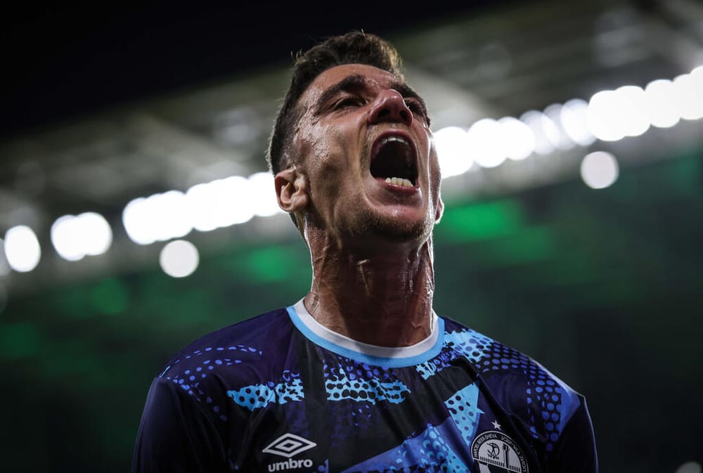 Премьер-лига Англии: обзор первого тура с головами, жёлтой карточкой и игрой Дэна Биттона