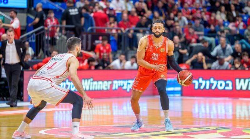 Хапоэль Тель-Авив лидирует в матче с Хапоэль Хамек в рамках 8-го тура Winner Basket League