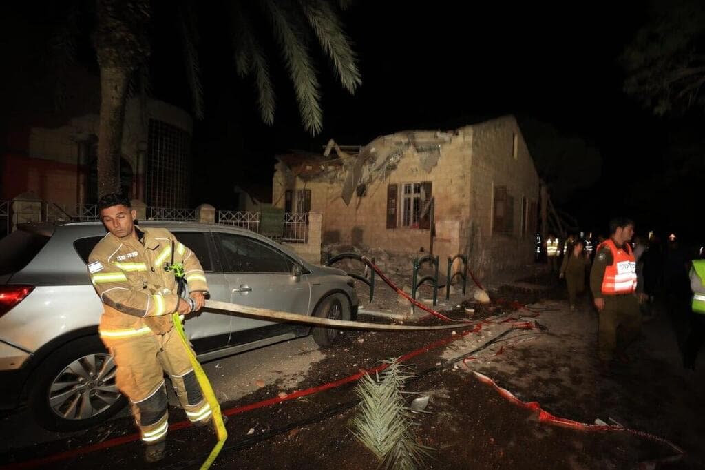 צילום: אלעד גרשגורן זירת הפגיעה הישירה בחיפה