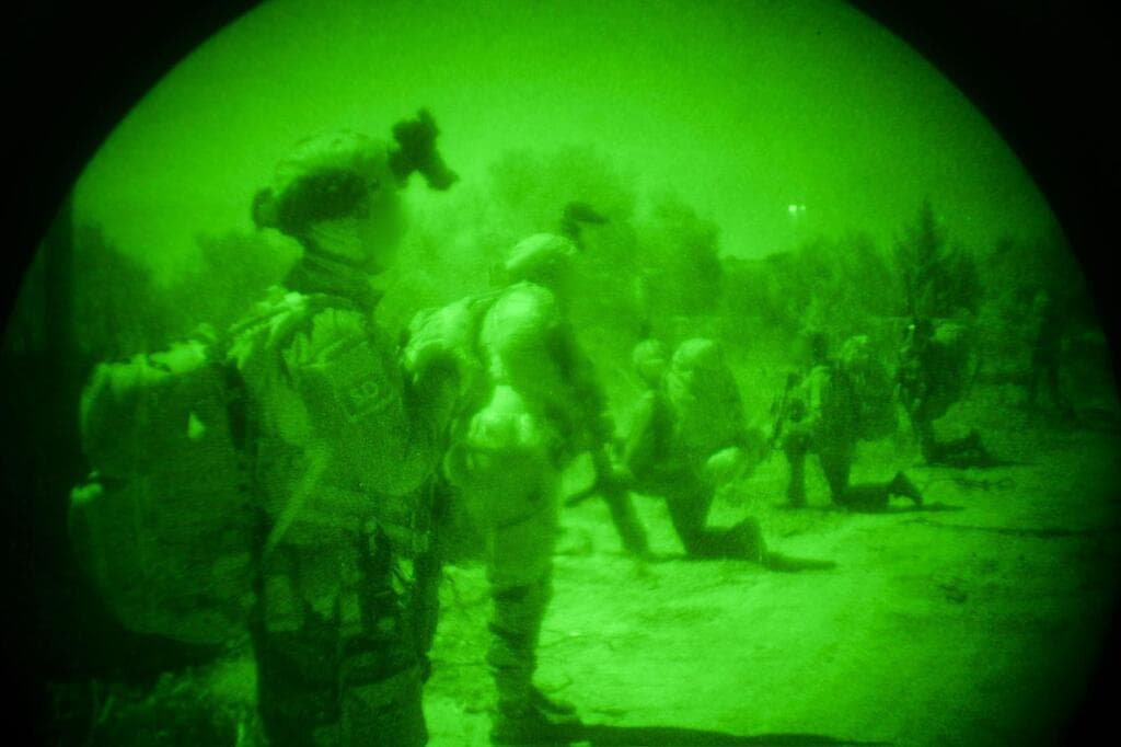 לוחמי הקומנדו בדרום לבנון (צילום: דובר צה"ל ) תיעוד מפעילות כוחות עוצבת הקומנדו בדרום לבנון