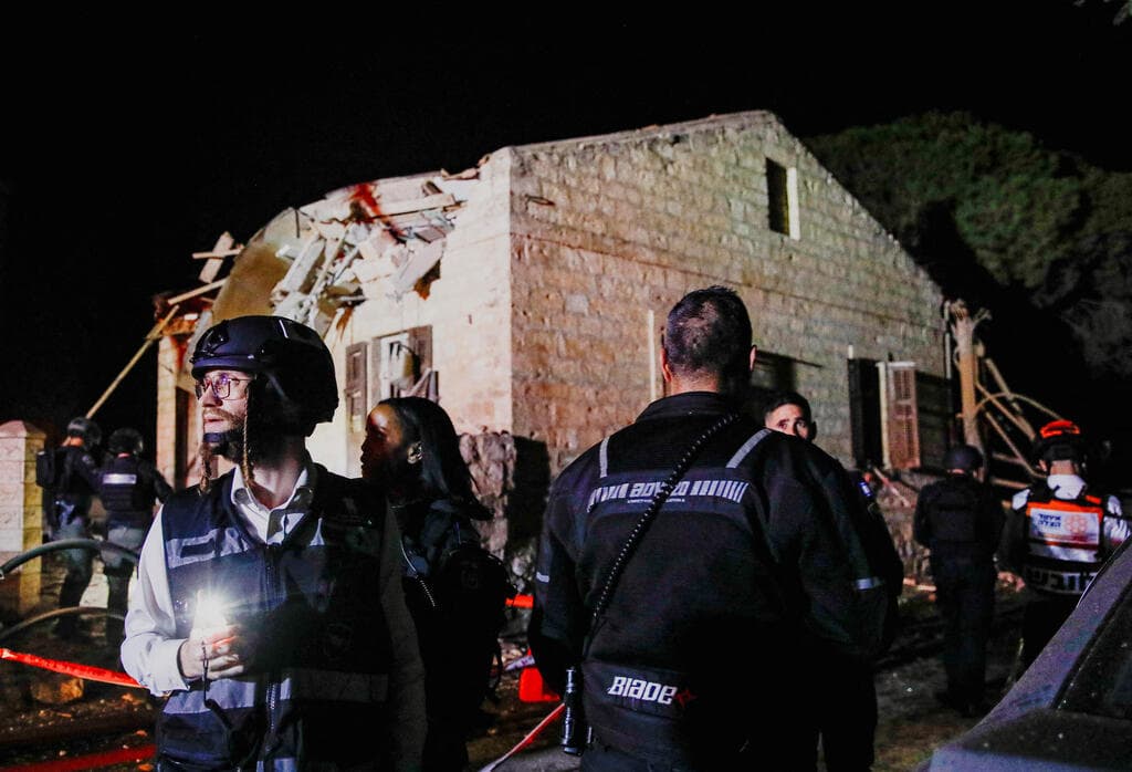 זירת הפגיעה בחיפה (צילום: רויטרס/REUTERS/Shir Torem) פגיעה ישירה בחיפה