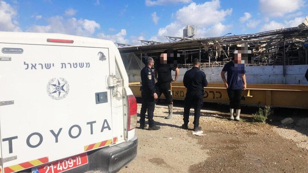 צילום: דוברות המשטרה נפילת רקטה שנורתה מלבנון בשטח חקלאי סמוך לטמרה