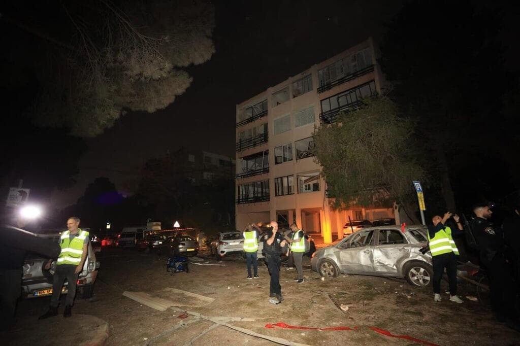 צילום: אלעד גרשגורן זירת הפגיעה הישירה בחיפה