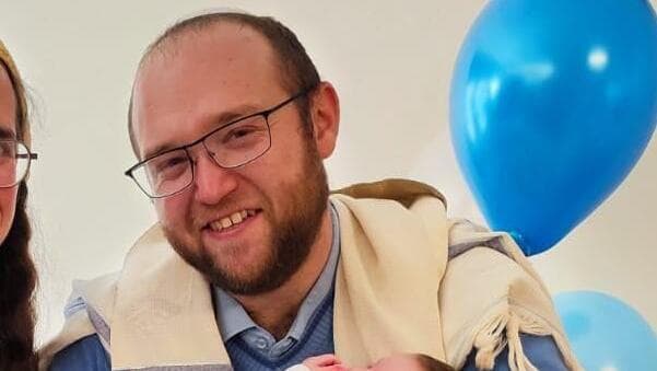 זכריה פסח הבר ז"ל רס"ר (מיל') זכריה פסח הבר (Zechariah Pesach Haber), בן 32, מירושלים, לוחם שיריון בגדוד 87, חטיבת המחץ (14), נפל בקרב בצפון רצועת עזה.