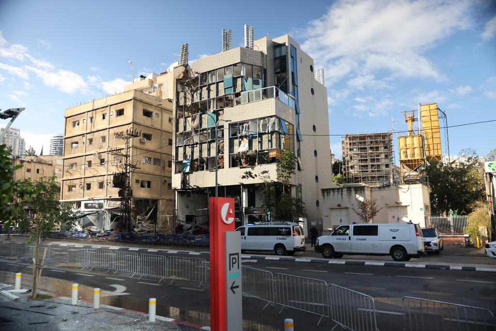הבניין שנפגע בפגיעה הישירה ברמת גן