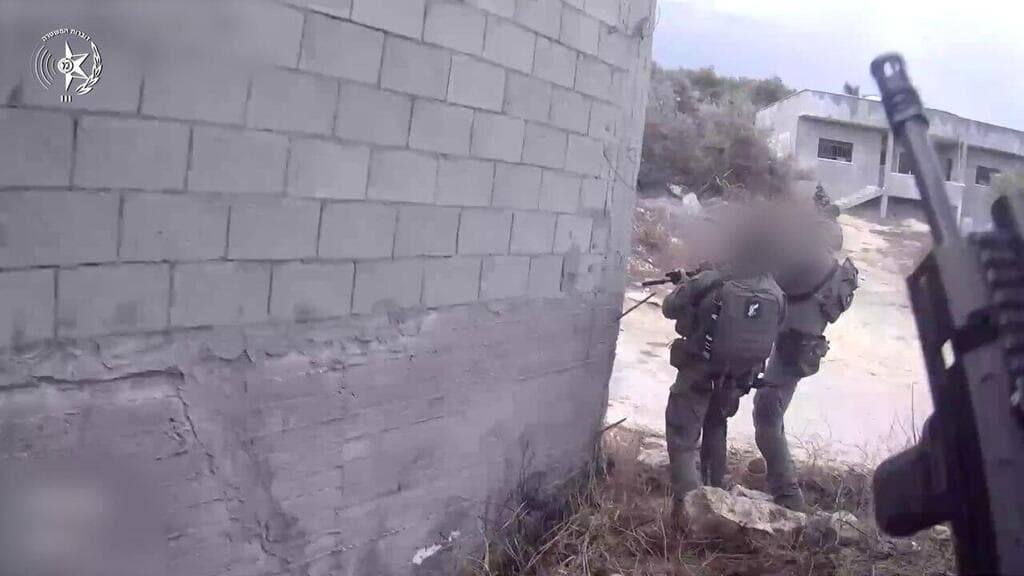 תיעוד: סתערבי מג״ב איו״ש מחסלים מחבלים, מקריסים את המבנה בו הסתתרו במרחב ג׳נין