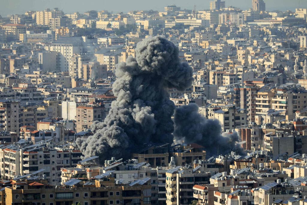 תקיפה בביירות, היום (צילום: AFP) תקיפות צה"ל בלבנון