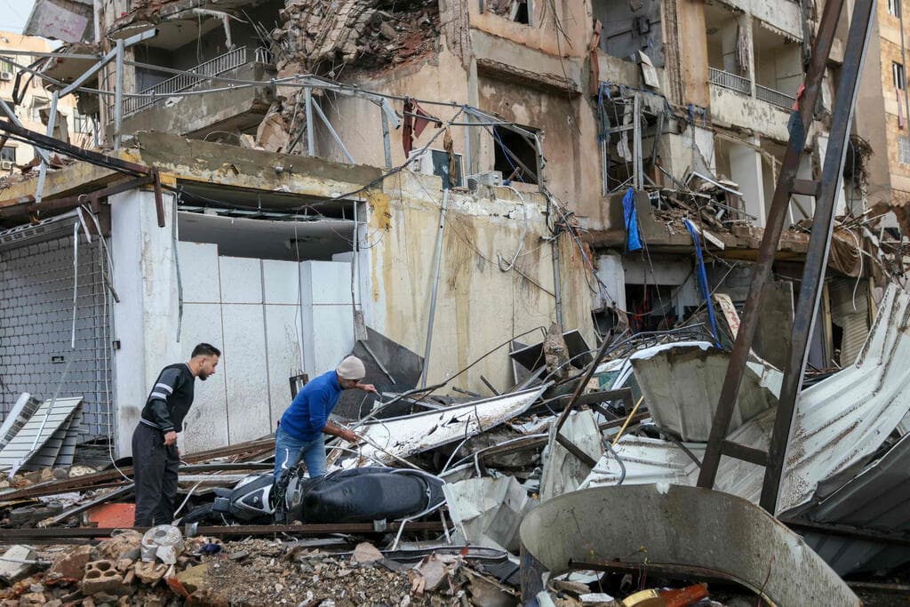 צילום: IBRAHIM AMRO / AFP ההרס בביירות