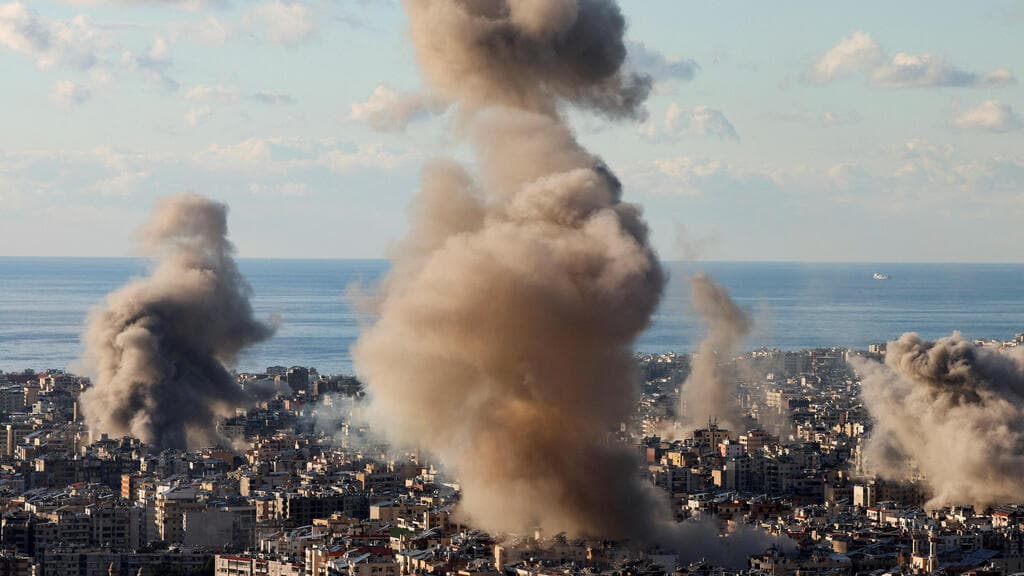 צילום: REUTERS/Mohamed Azakir/רויטרס חגורת אש בביירות