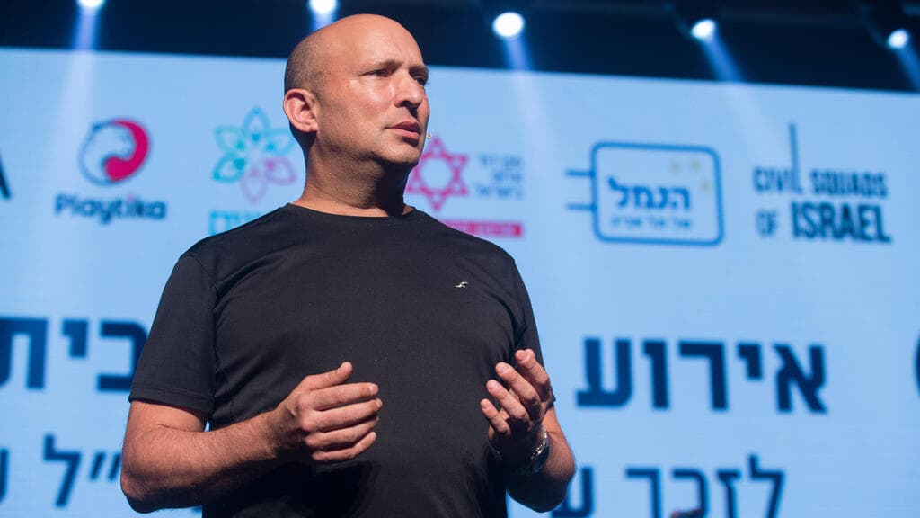 נפתלי בנט באירוע הוקרה לחברי כיתות הכוננות בתל אביב