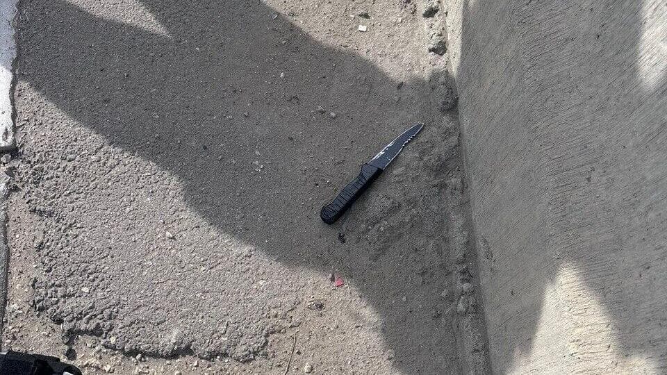 הסכין שאיתה הגיע המחבל ניסיון פיגוע בקלנדיה