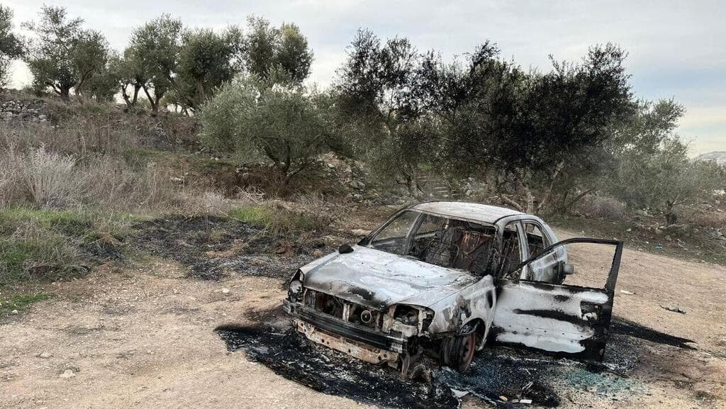 שריפת רכב ברסלבים בקבר יוסף בשכם
