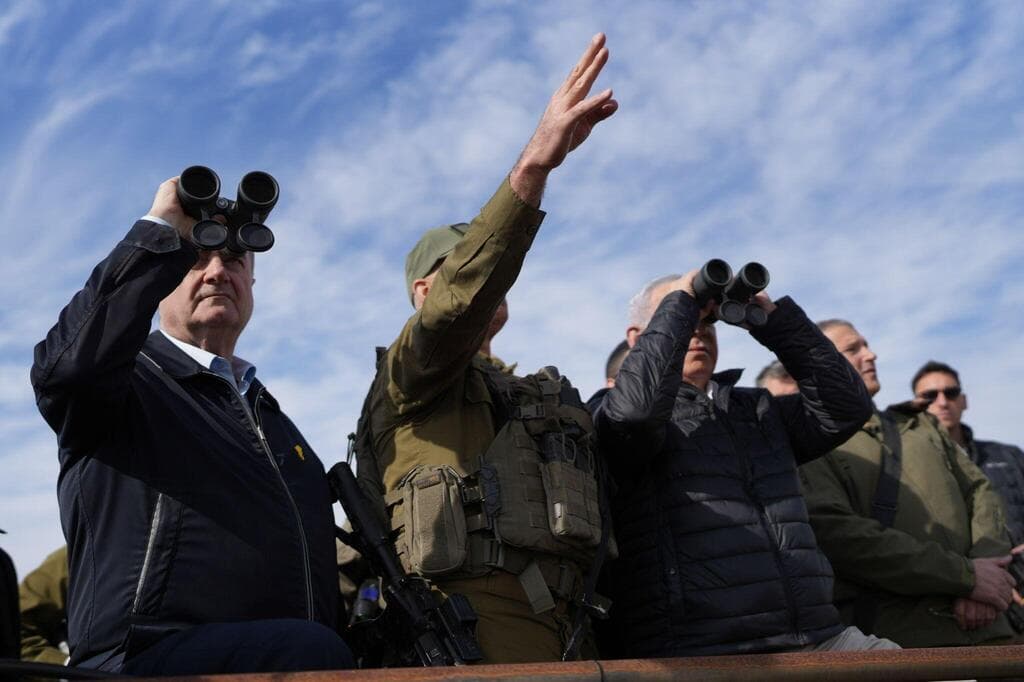 בנימין נתניהו ישראל כ"ץ משקיפים על החרמון הסורי