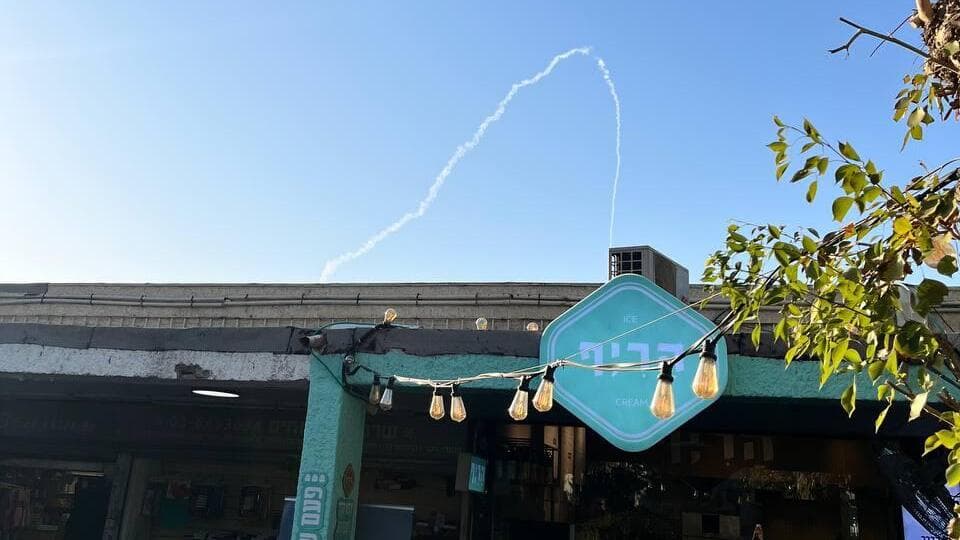 יירוטים מעל שמי תל אביב יירוטים מעל שמי תל אביב