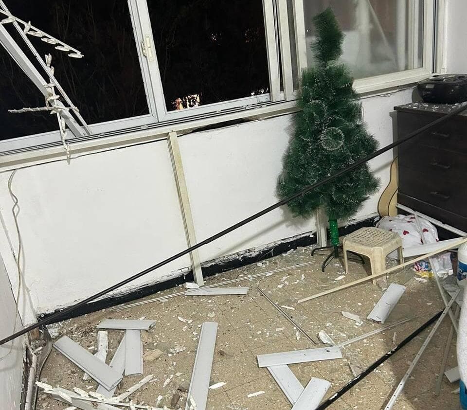 נפילת טיל ברחוב הבעל שם טוב בתל אביב יפו