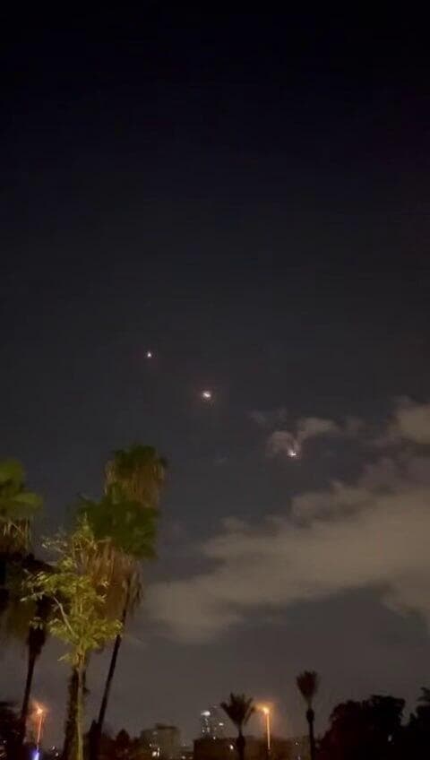 נסיון יירוט של הטיל מתימן בשמי יפו תל אביב 