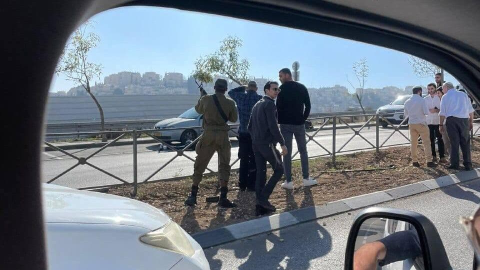 ניסיון פיגוע דקירה במחסום חיזמה