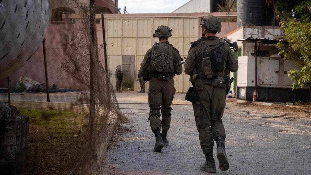 תיעוד מלב ג'באליה: מחבלי חמאס וגא״פ מחוסלים ונכנעים ללוחמי סיירת גבעתי שחיסלו מפקד פלוגה בחמאס שפשט לשטח הארץ ב-7 באוקטובר