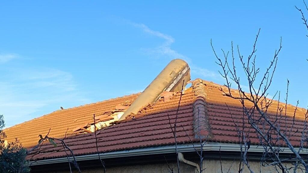 חלקי יירוט פגעו בגגות בתים במבוא ביתר וצור הדסה