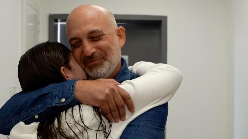 נעמה לוי ואביה במפגש ראשון לאחר שחרורה