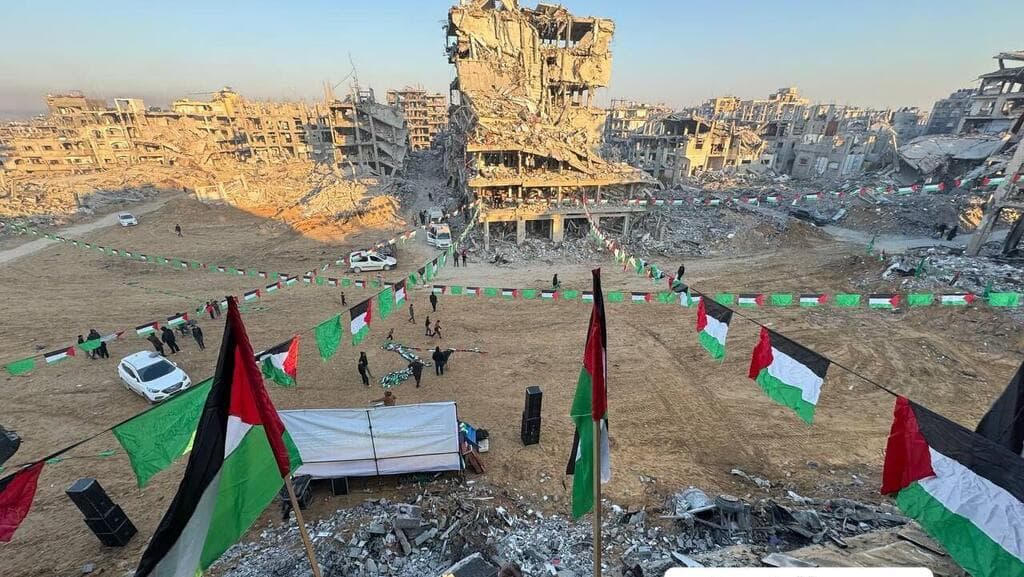 הכנות לטקס מסירת החטופים בג'באליה הכנות לטקס מסירת החטופים בג'באליה