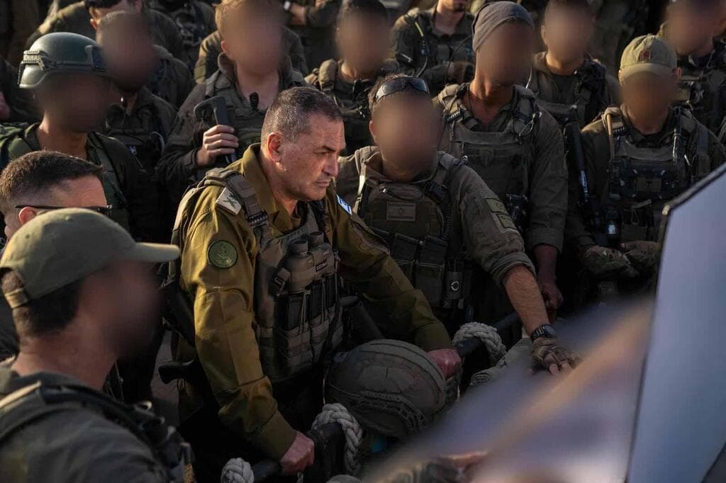 צילום: דובר צה"ל הרמטכ"ל אייל זמיר ברפיח, בצל החזרה ללחימה בעזה