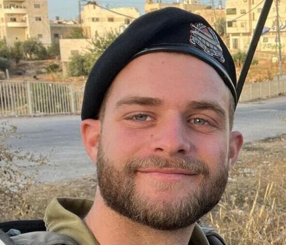 סמ"ר יוני גולן, מפקד טנק בגדוד 77 שבחטיבה 7, נפל בקרב בנחל עוז בטבח 7 באוקטובר