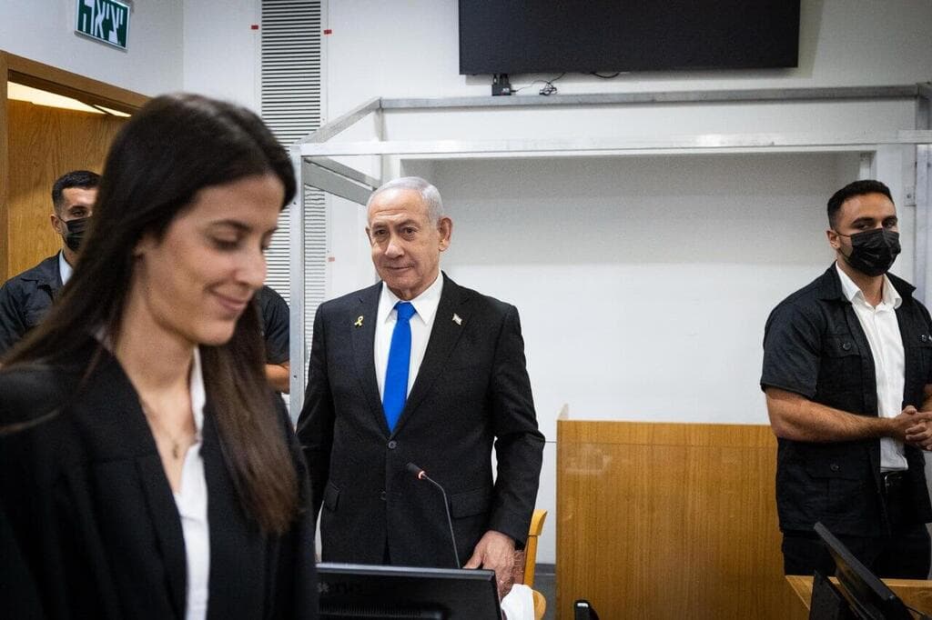 צילום: חיים גולדברג נתניהו נכנס לדיון החקירה הנגדית
