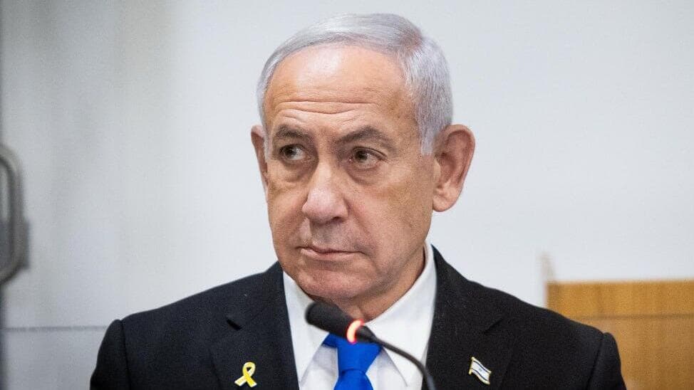 נתניהו לפני החקירה הנגדית (צילום: חיים גולדברג) נתניהו נכנס לדיון החקירה הנגדית