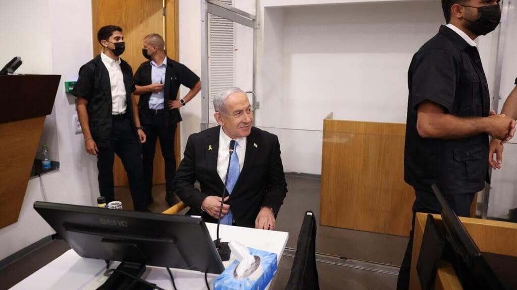צילום: מוטי מילרוד נתניהו נכנס לדיון החקירה הנגדית