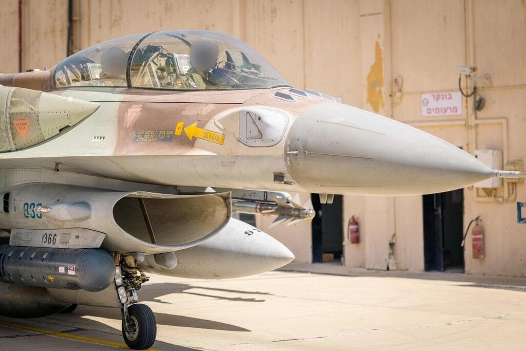 תיעוד מהמראות מטוסי הקרב ליירוט הכטב"מים האיראנים