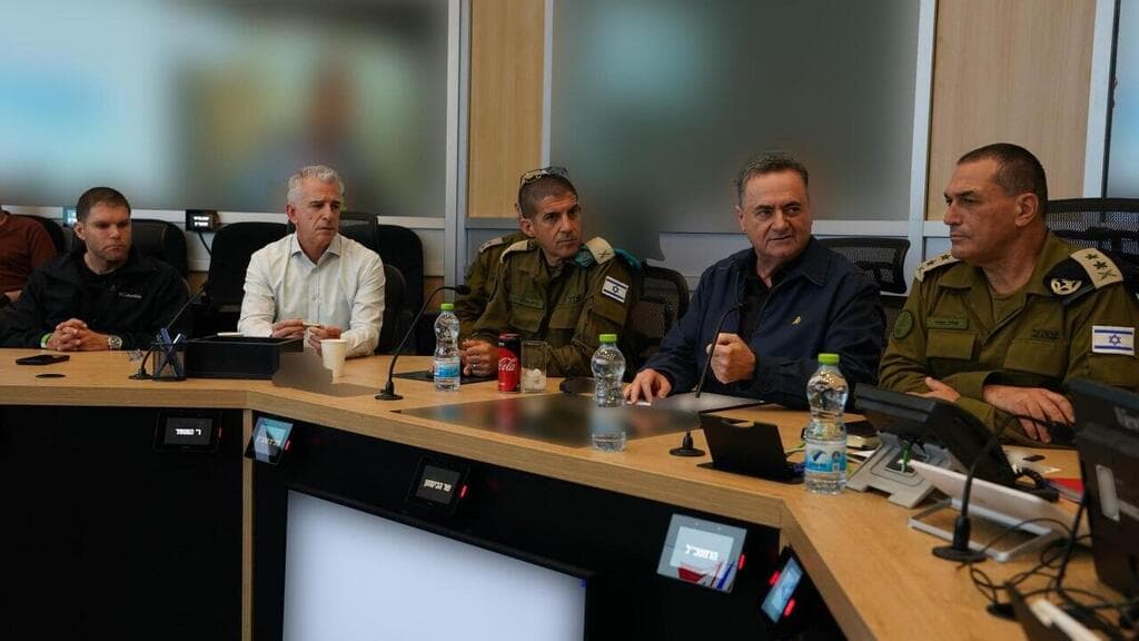 שר הביטחון ישראל כ"ץ בהערכת מצב עם הרמטכ"ל, ראש המוסד וצמרת צה"ל