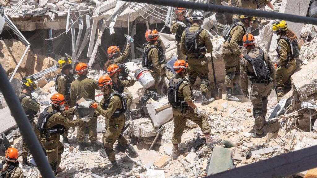 תיעוד מפעילות כוחות החילוץ של פיקוד העורף