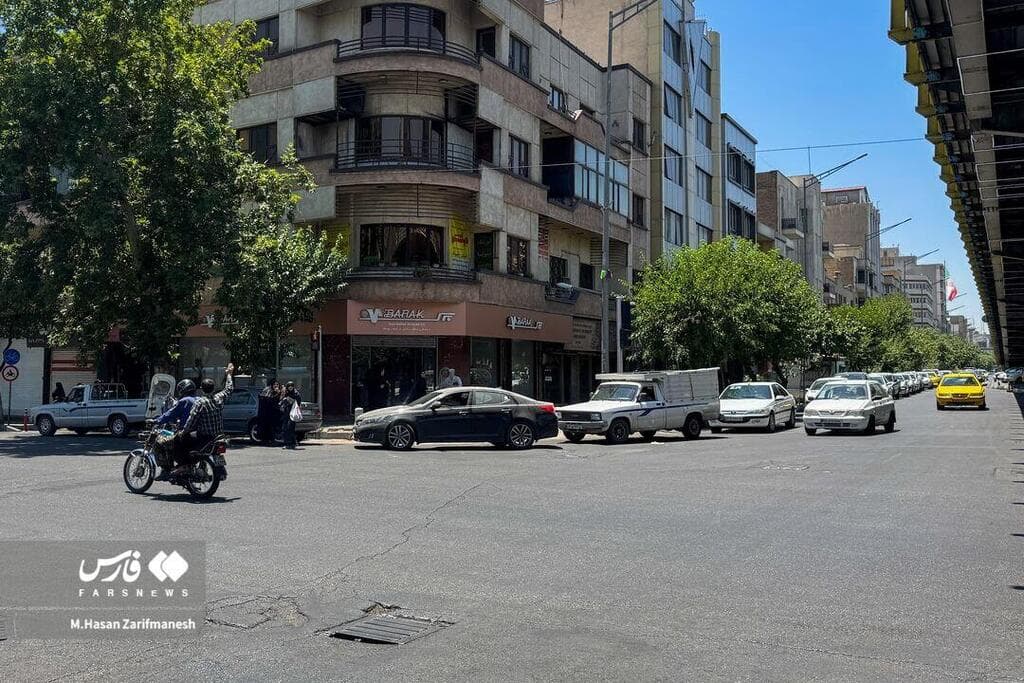  תורים בתחנות דלק בטהרן