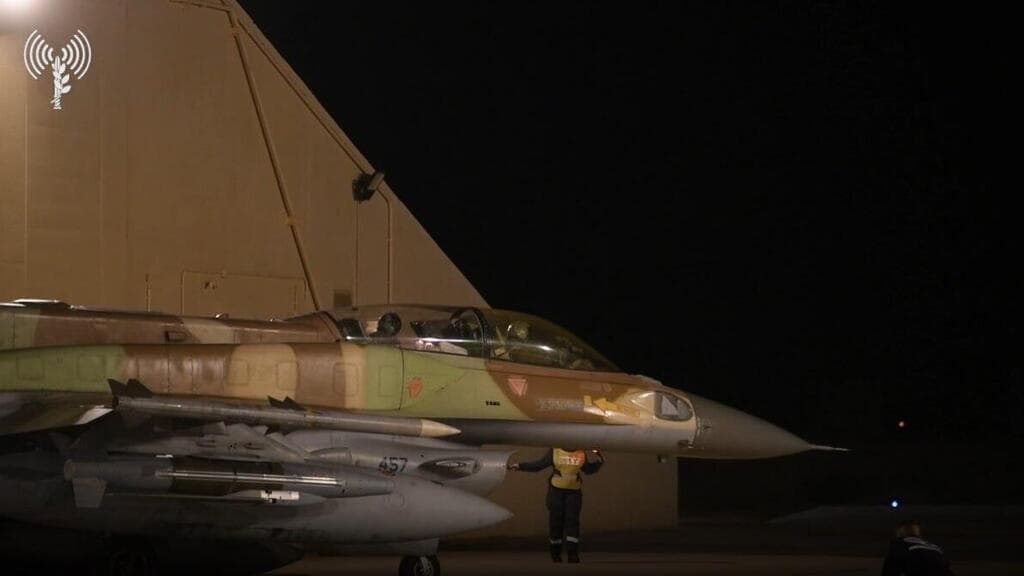  תיעוד מהמראות ונחיתות של מטוסי קרב של חיל האוויר לתקיפות באיראן