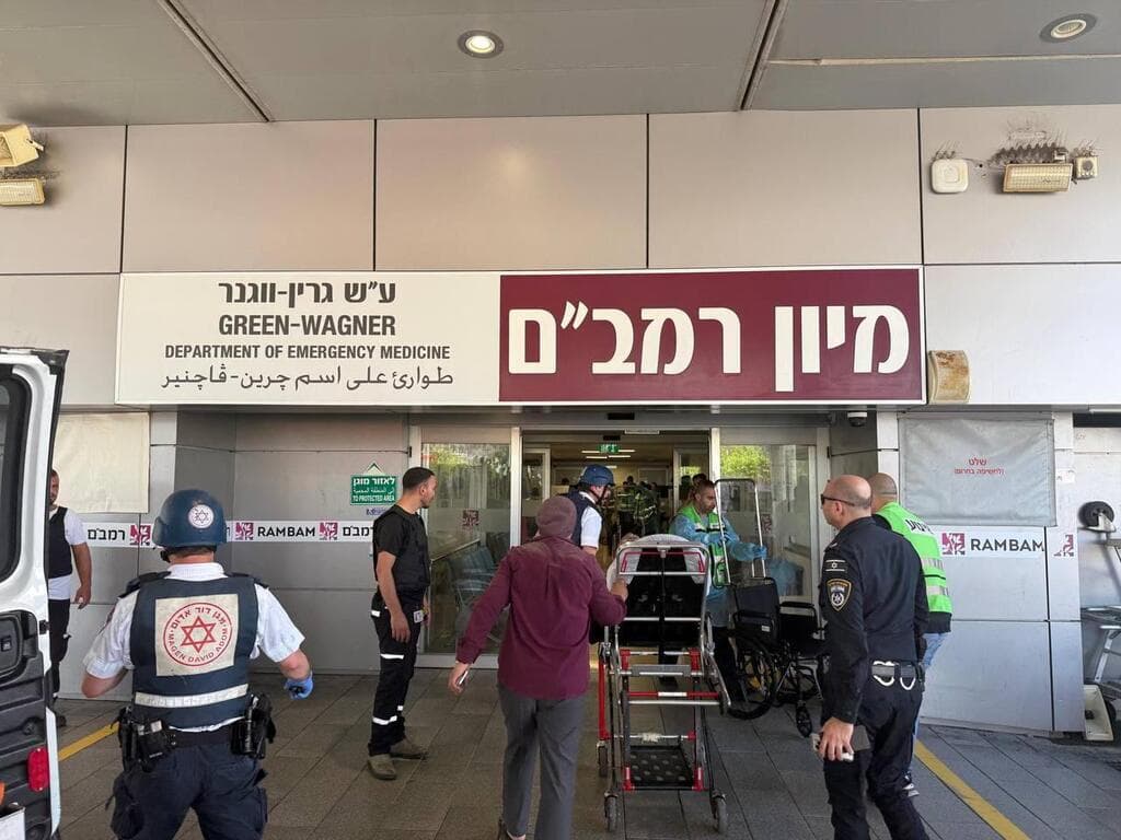 פינוי פצועים לבית החולים רמב"ם בחיפה