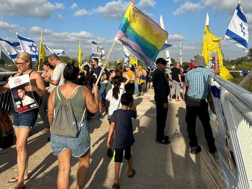 הפגנת "יום עצירה" בבני דרור