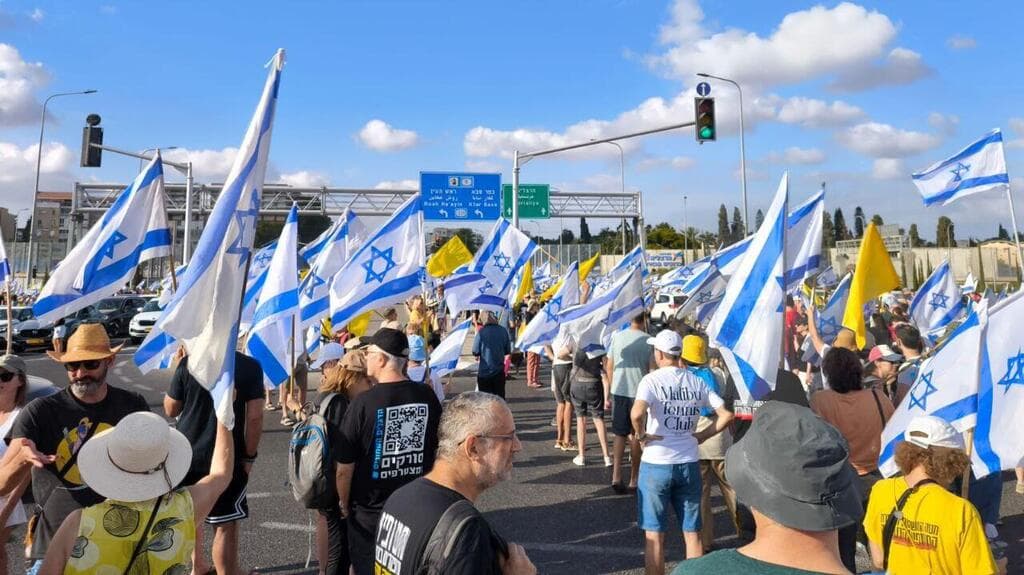 מחאה בצומת רעננה