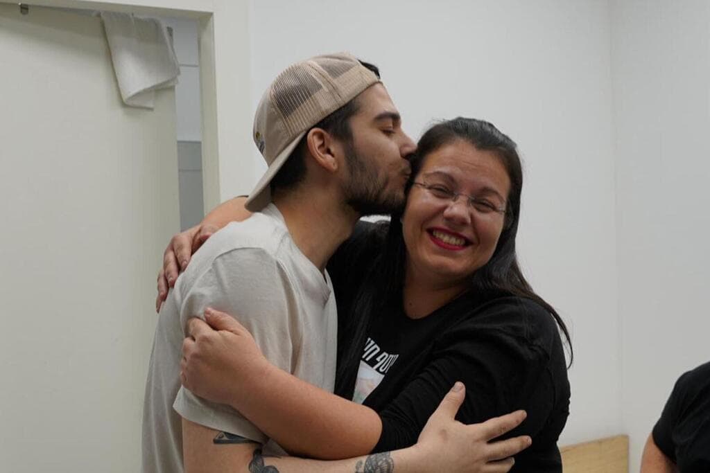  יוסף חיים אוחנה נפגש עם משפחתו לראשונה