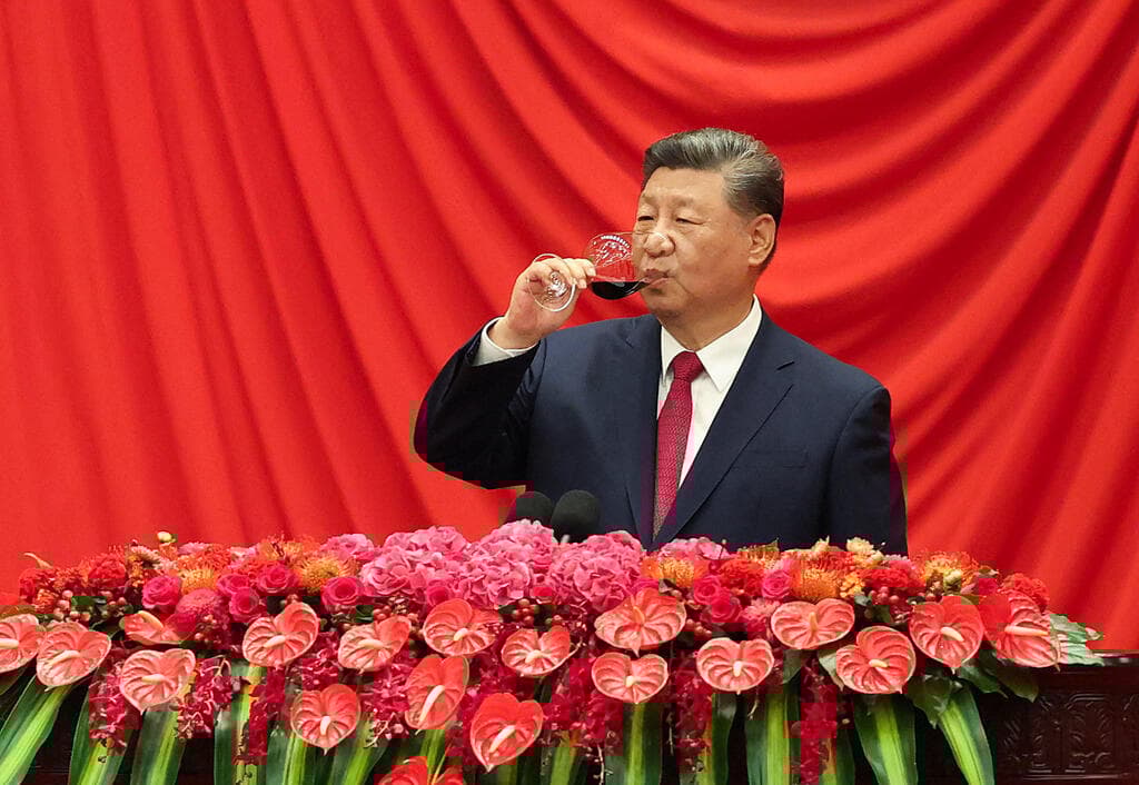 נשיא סין שי ג'ינפינג באירוע בבייג'ינג לציון 76 שנה להקמת הרפובליקה העממית של סין הקומוניסטית 30 בספטמבר