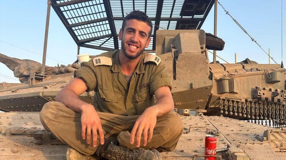 נריה ז"ל (צילום: באדיבות המשפחה) סרן (במיל') נריה זיסק ז"ל, על הטנק