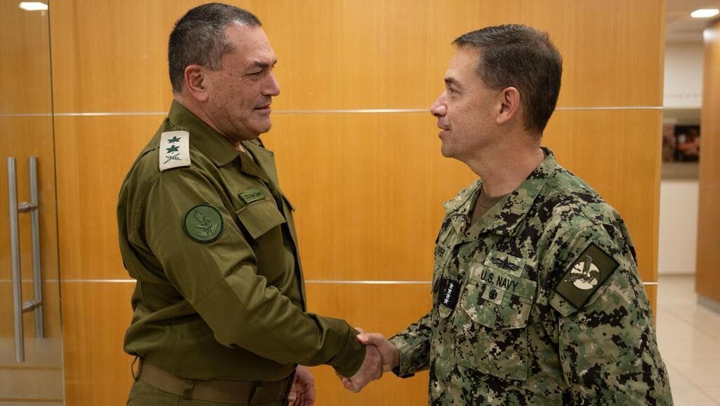 מפקד פיקוד מרכז של ארה"ב בפגישה עם הרמטכ"ל אייל זמיר בישראל