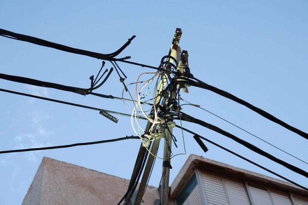 נזק ברמת גן (צילום: דנה קופל) זירת הנפילה ברמת גן