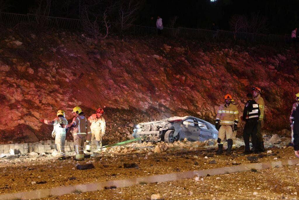 צילום: אלכס קולומויסקי זירת הנפילה בירושלים