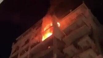 דירה בדאחייה עולה באש לאחר התקיפות דירה בדאחייה עולה באש לאחר התקיפות