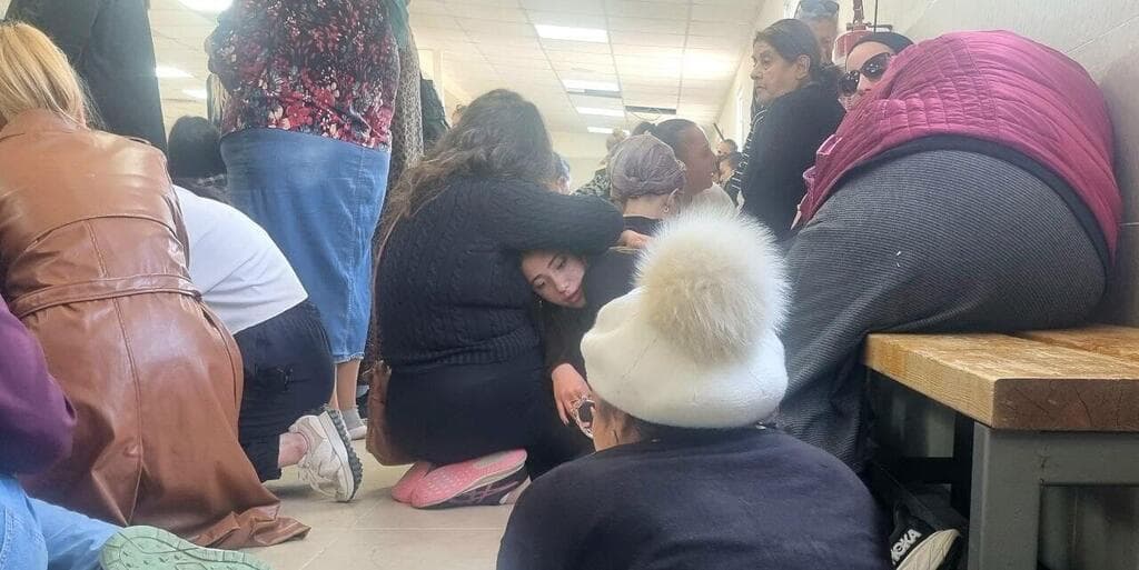 אזעקות במהלך הלוויית ההרוגות מבית שמש