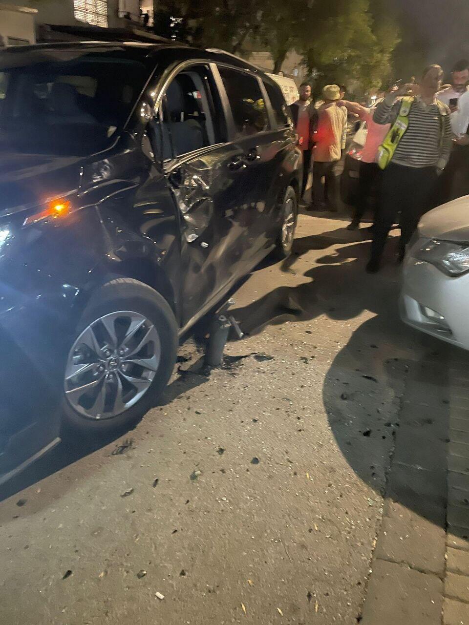 שבר יירוט שפגע ברכב במרכז ( צילום: שימוש לפי סעיף 27א בחוק זכויות יוצרים) נפילת רסיס במרכז