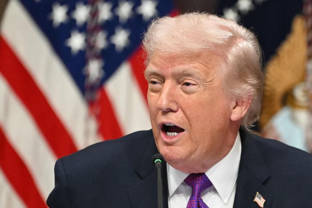 רוצה לבחור את היורש באיראן. טראמפ (צילום: Photo by ANDREW CABALLERO-REYNOLDS / AFP) דונלד טראמפ נואם הבית הלבן וושינגטון