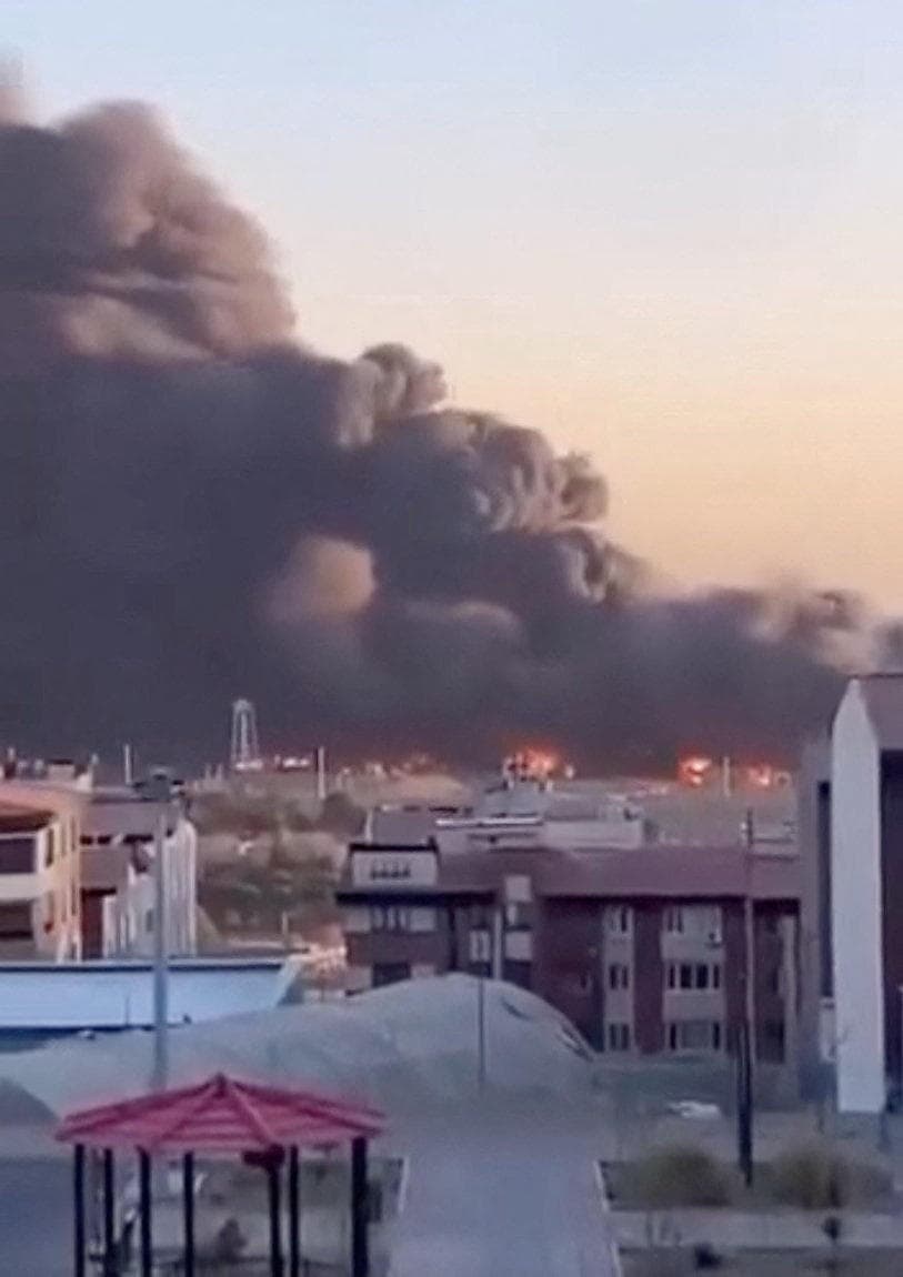 עשן מיתמר מעל טהרן